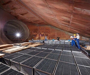 Im Heizkraftwerk Chemnitz Nord wurden 2018 zwei Lagen Module der US-amerikanischen Firma W. L. Gore eingebaut, die seitdem Quecksilber als auch Schwefeldioxid aus der Abluft entfernen. Foto: W. L. Gore